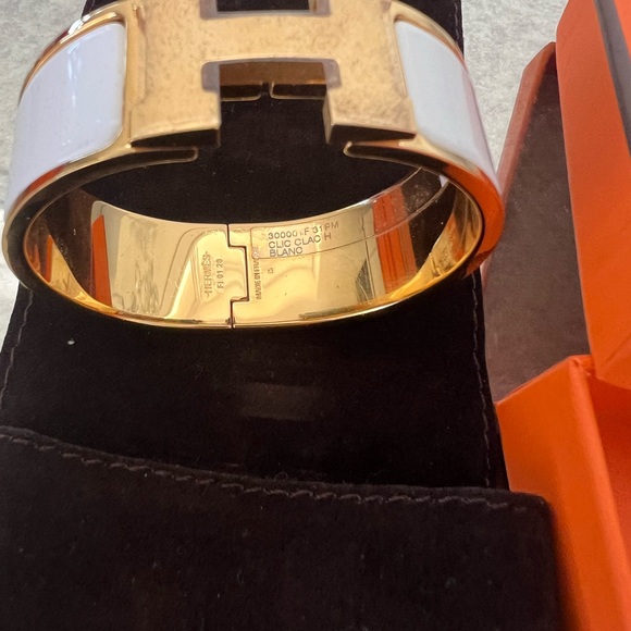 Like new in box Clic Clac H PM bracelet Large - Picture 4 of 8